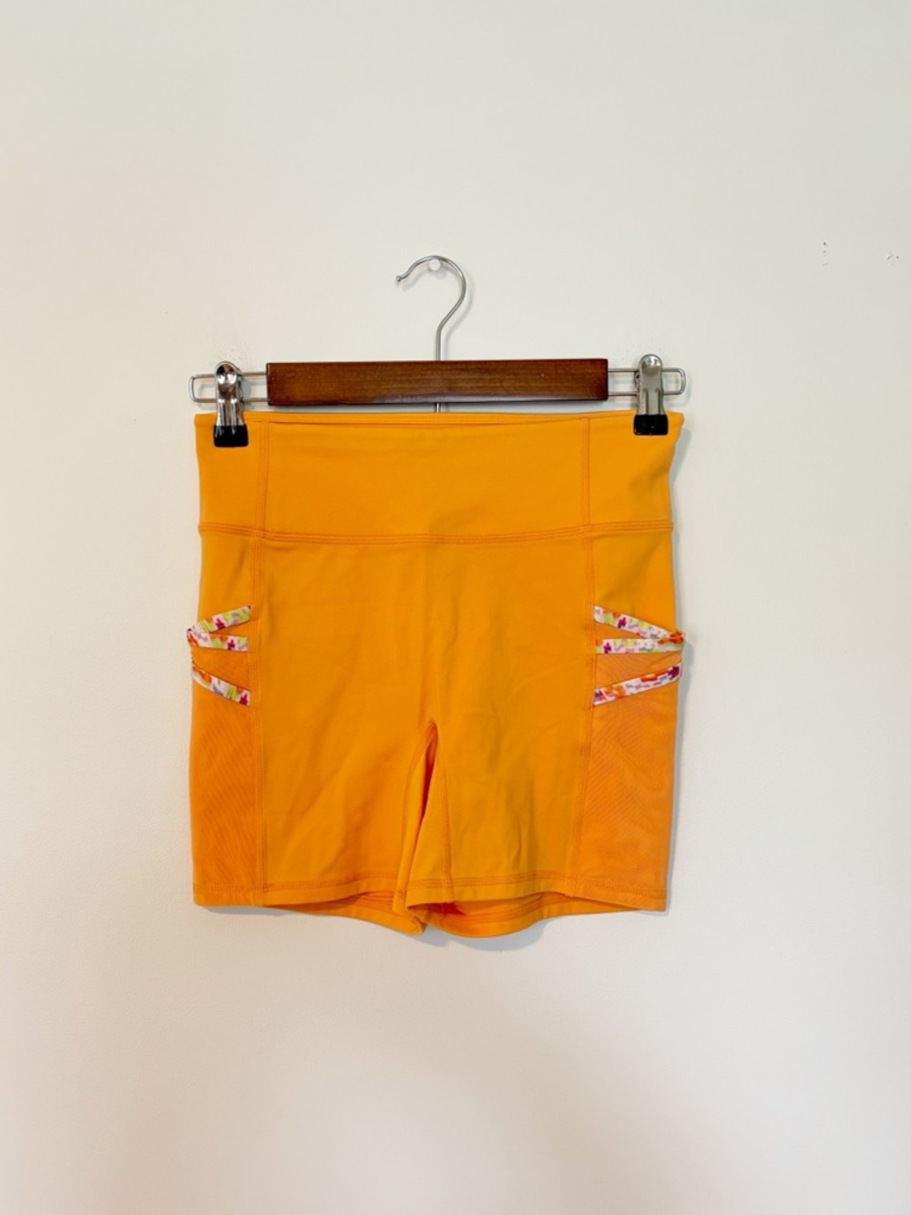 Fabletics Orange Motion 365 Bike Shorts Size Small